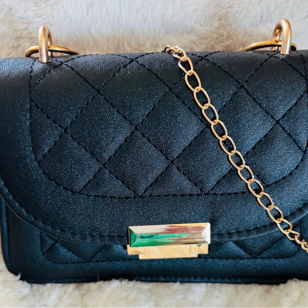 YNS Generic Black and Gold Quilted Crossbody Bag with Chain Strap